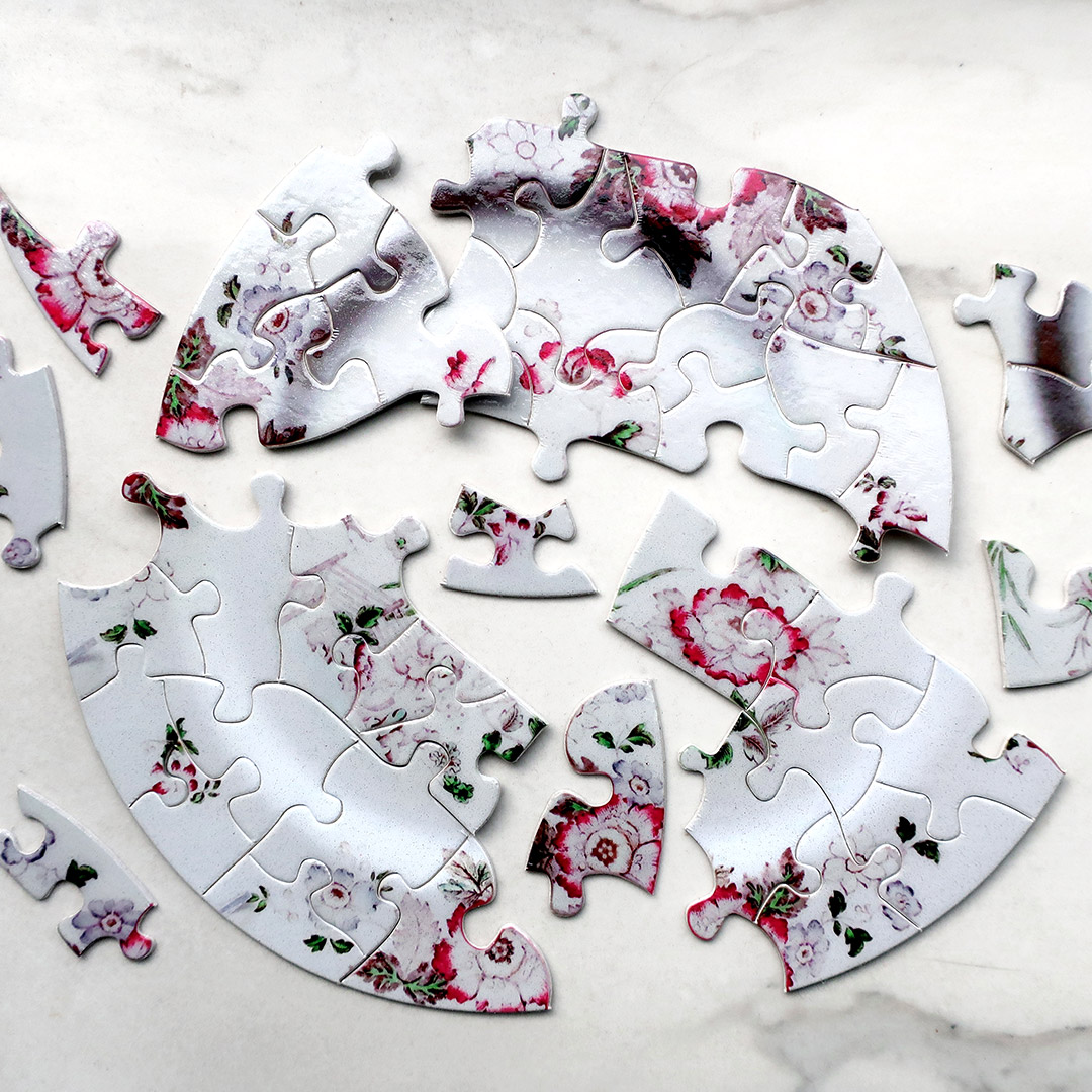 assiette cassée (motif floral)