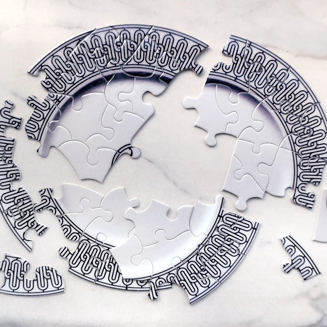 assiette cassée (motif ruban)